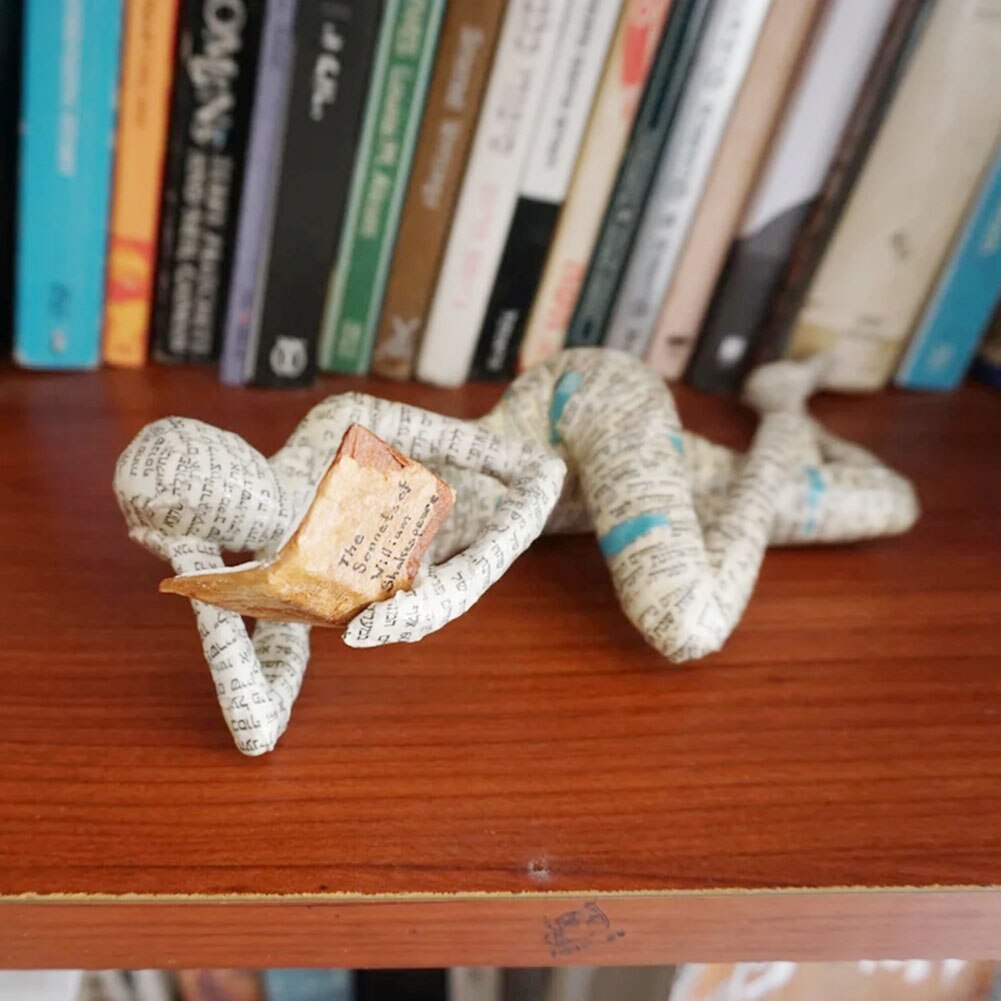 Nordic Moderne Leeslamp Vrouw Standbeeld Hars Abstracte Denker Desktop Sculpturen Thuis Slaapkamer Beeldje Ornamenten Decoratie